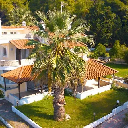 Encore Seaside Villa, Possidi